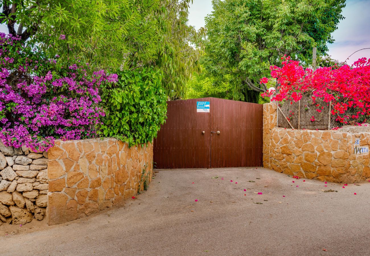 Finca en Alcúdia - Finca Tito y Yaya cerca de playas y restaurantes para 7 con piscina