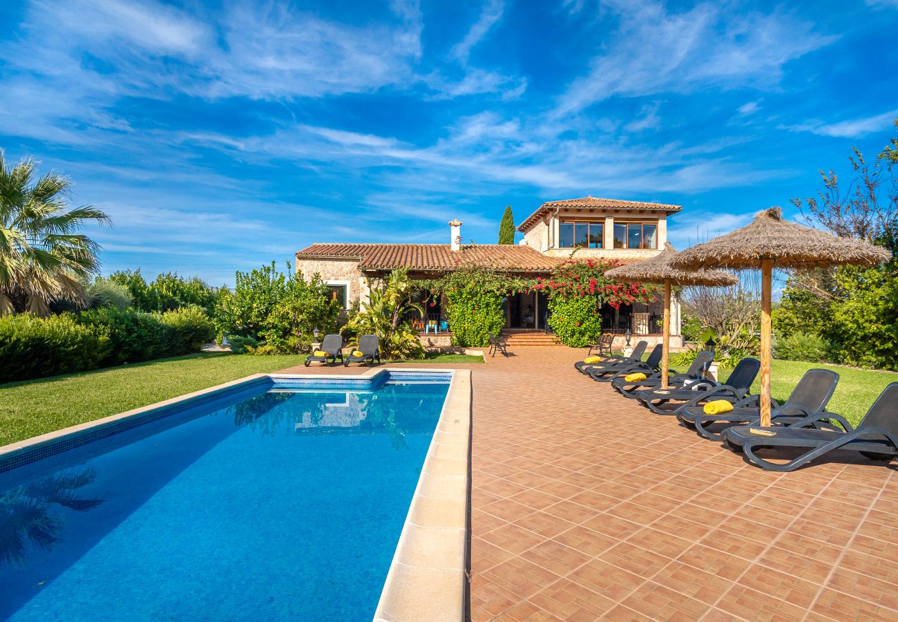 Finca Can Torretes en alcudia con piscina 