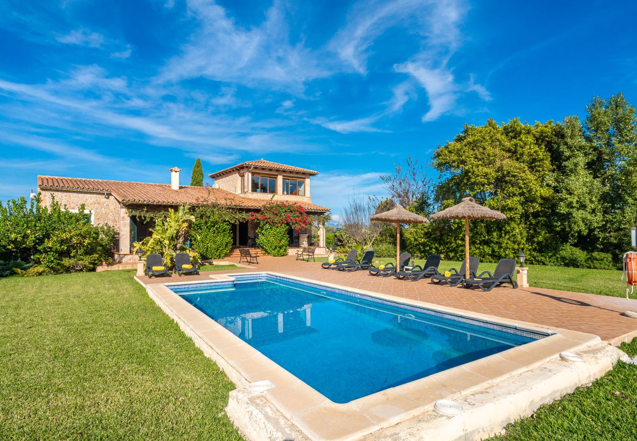 Finca Can Torretes en alcudia con piscina 