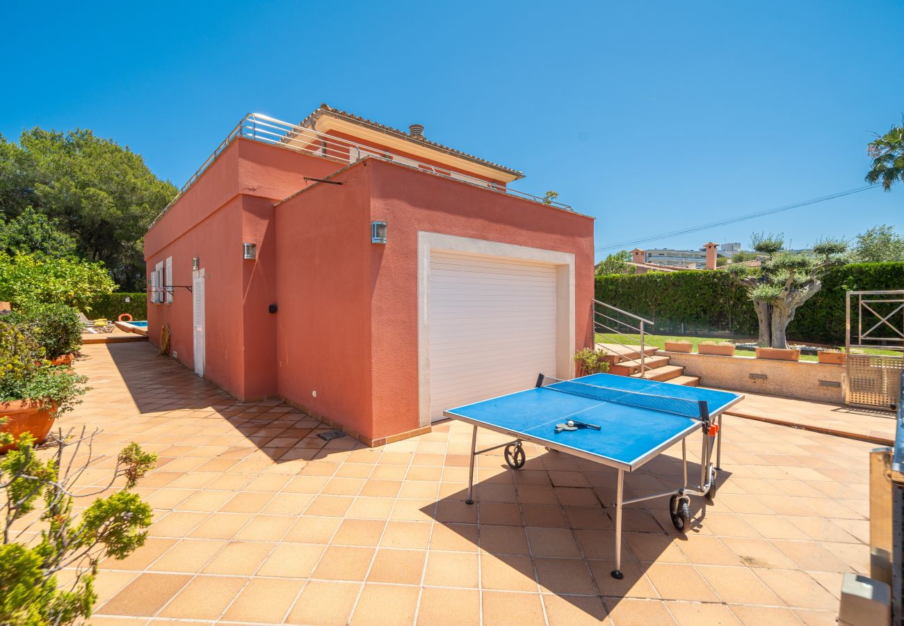 Chalet en Puerto de Alcudia - Casa Massanet para 8 con piscina cerca de la playa y todas comodidades