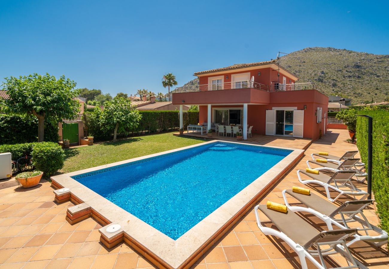 Chalet en Puerto de Alcudia - Casa Massanet para 8 con piscina cerca de la playa y todas comodidades