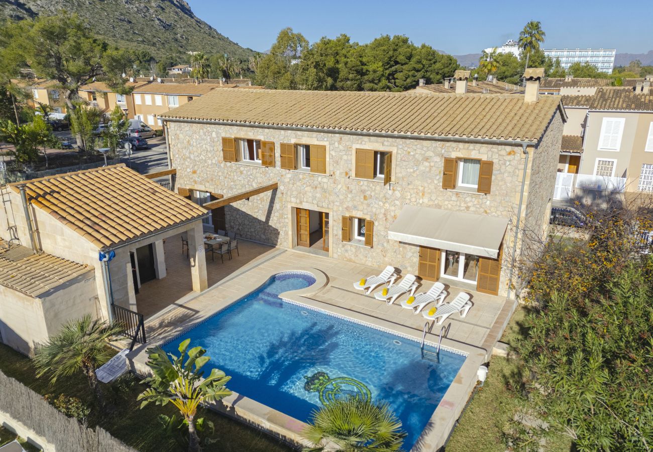 Casa en Alcúdia - Casa Juani para 8 con piscina a poco metros de la playa y todas comodidades