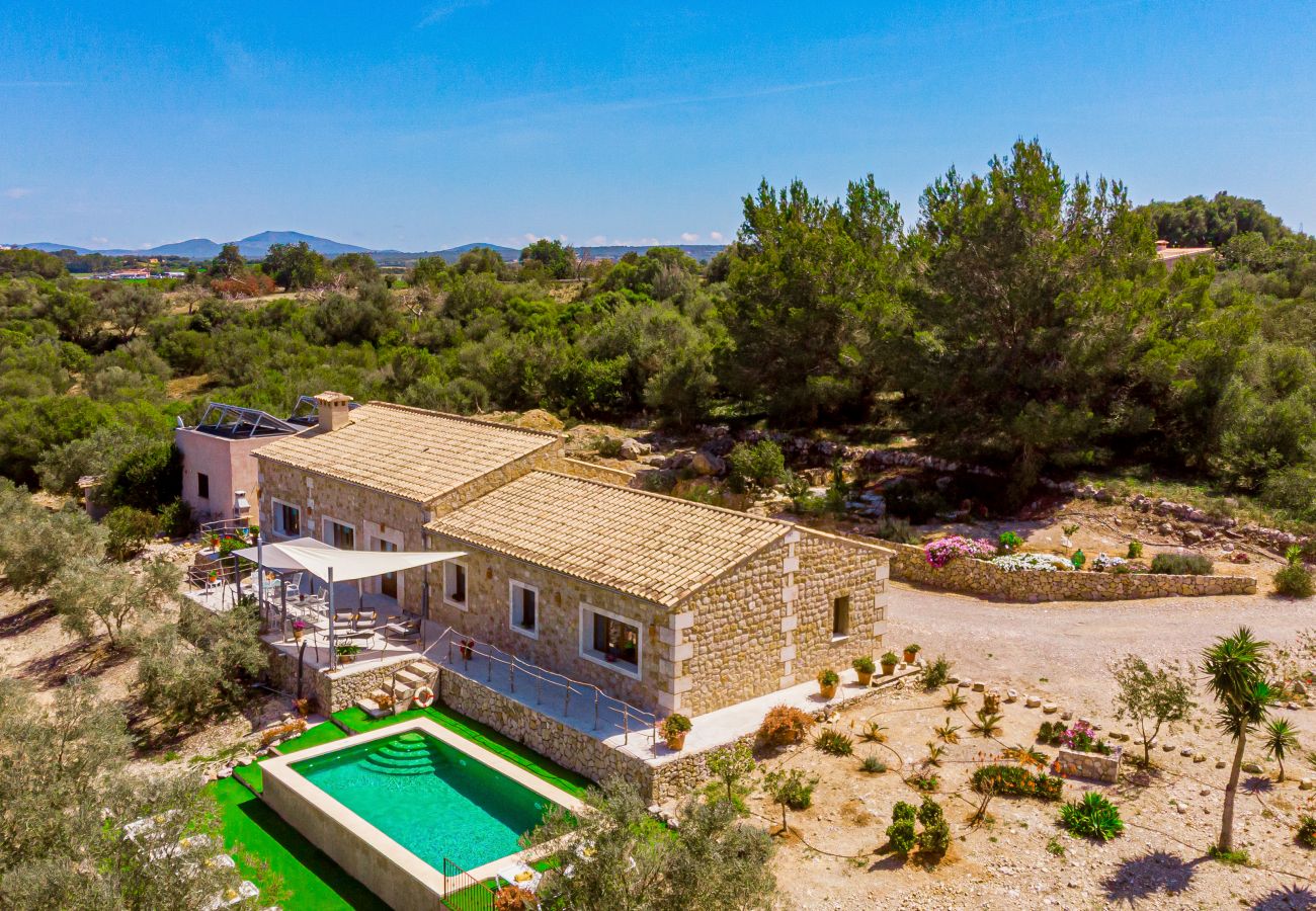 Finca in Sineu - CALUIX Finca für 8, Sonne und Entspannung in der Natur auf Mallorca