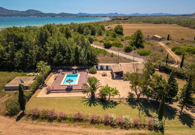  in Port de Pollença - ROTES Finca für 6 mit Pool in Pollensa 250 m vom Strand entfernt