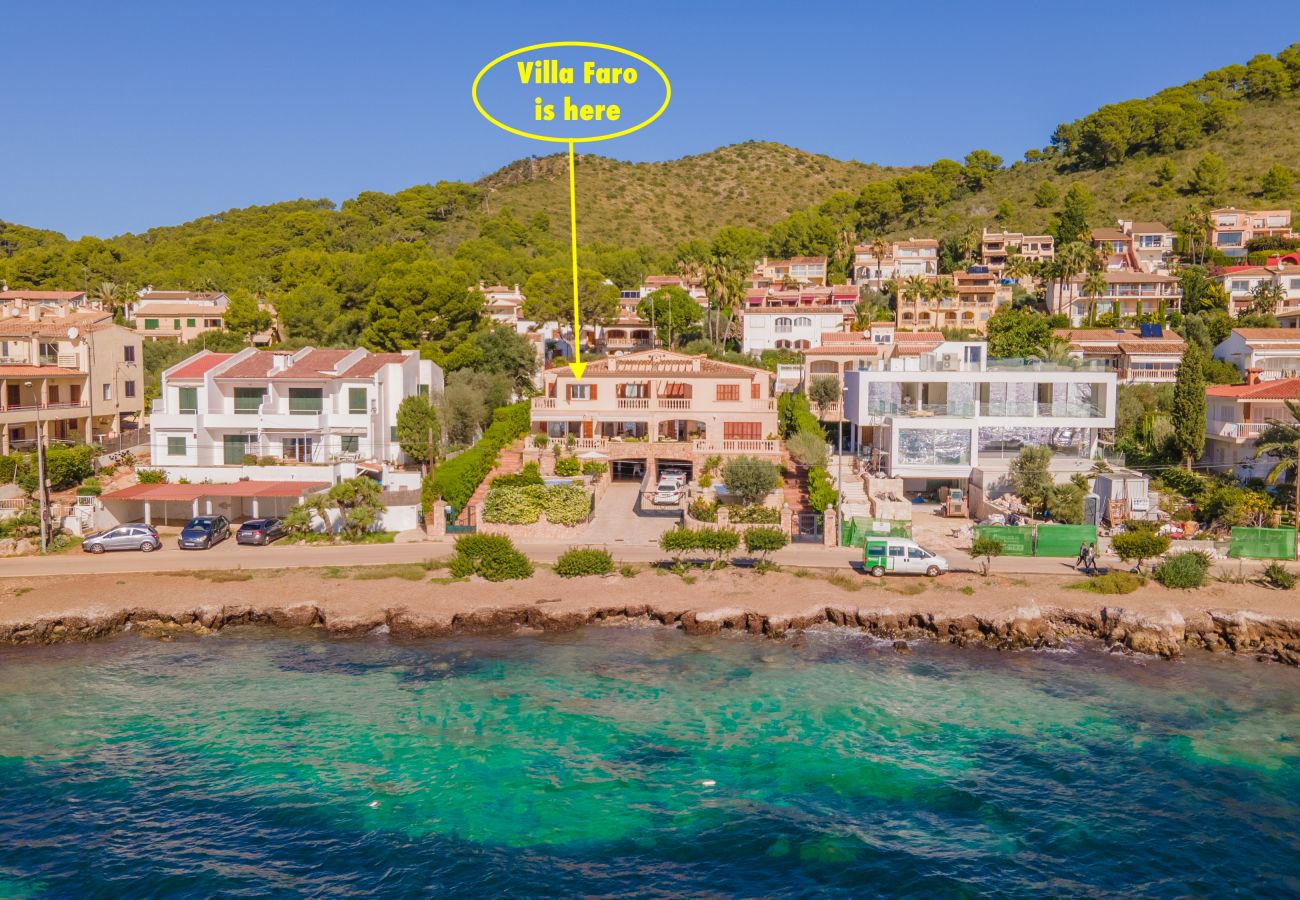 Stadthaus in Alcudia - Villa FARO für 8 Personen direkt am Meer in Alcanada mit Schwimmbad