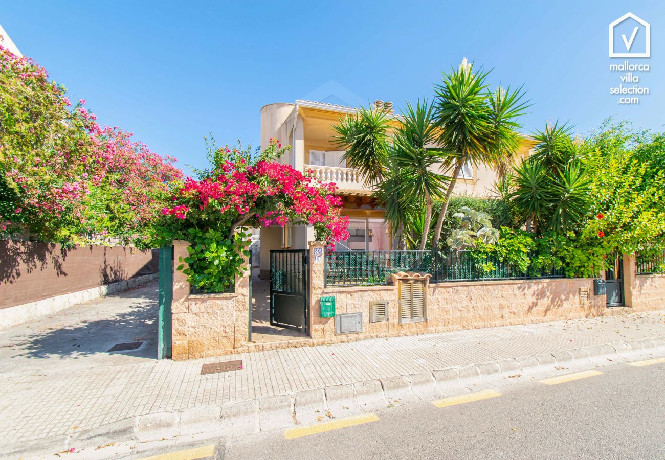 Stadthaus in Alcudia - Maristany in Alcudia für 6 bis 350m vom Strand entfernt AC, Wi Fi