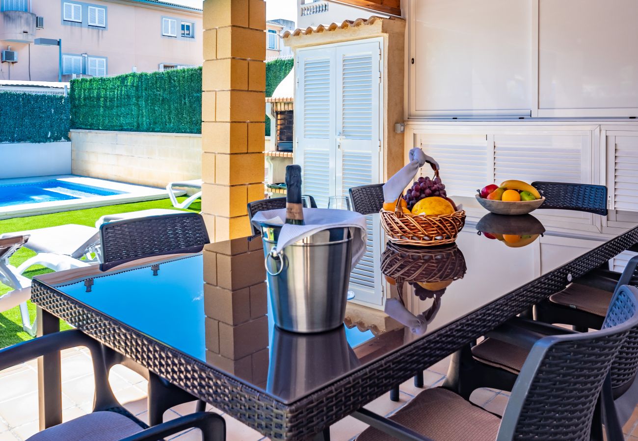 Stadthaus in Alcudia - Estrella für 8 bis 350m vom Strand mit Schwimmbad in Alcudia AC, WiFi