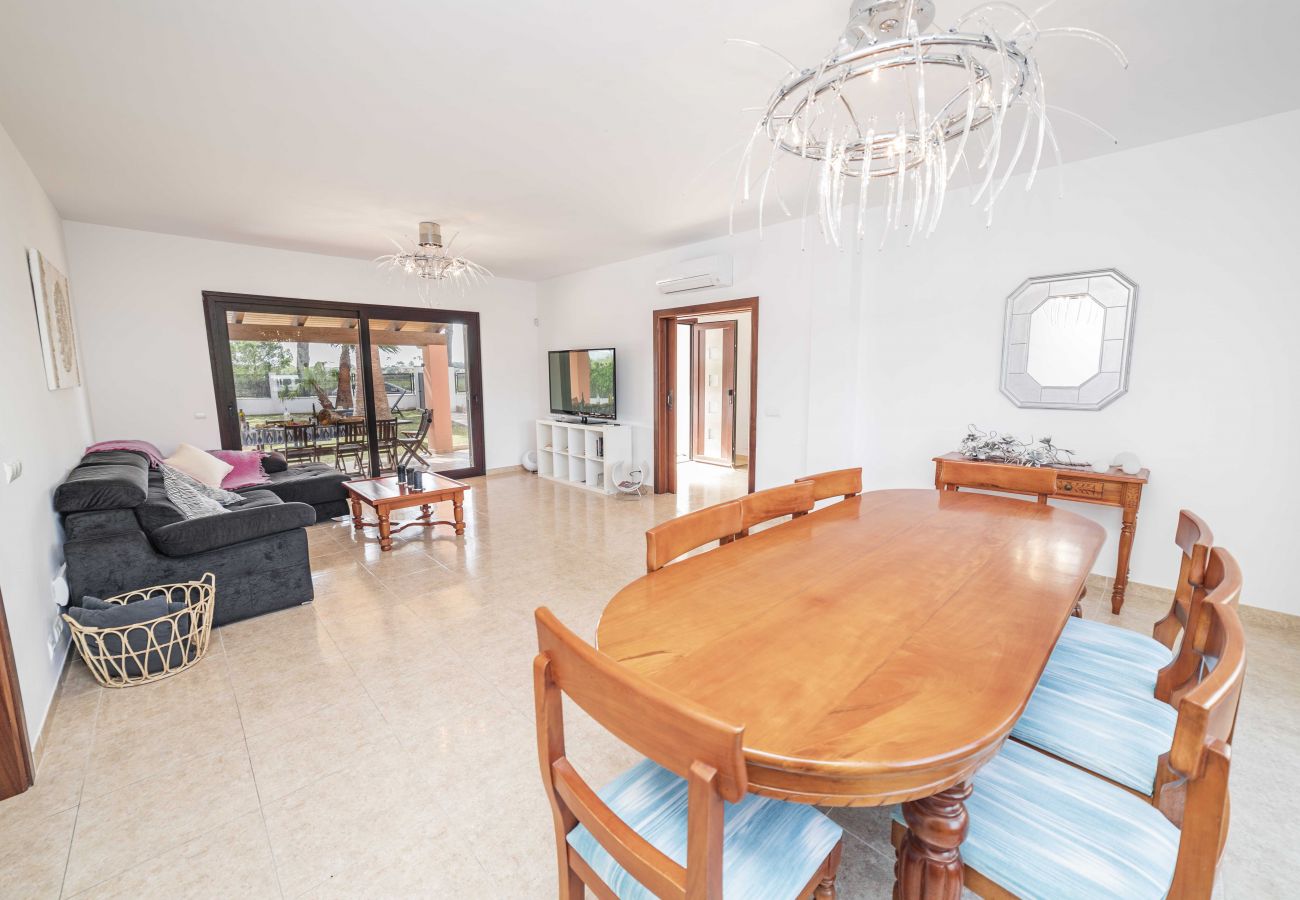 Chalet in Alcudia - Villa MENORCA für 8 Personen in Meeresnähe mit Pool