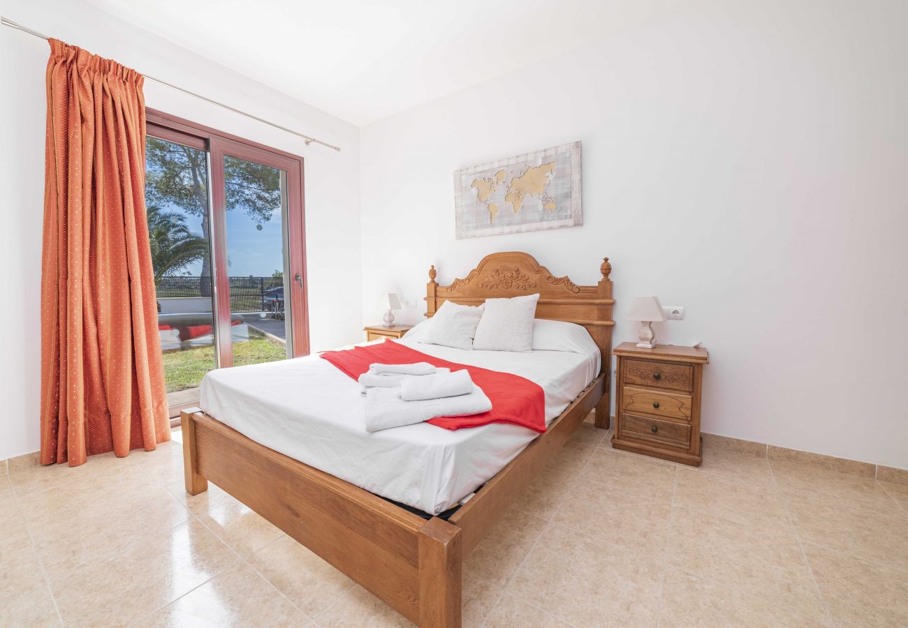 Chalet in Alcudia - Villa MENORCA für 8 Personen in Meeresnähe mit Pool