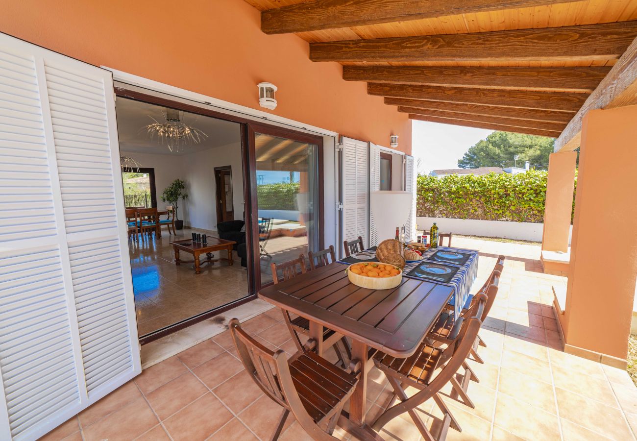 Chalet in Alcudia - Villa MENORCA für 8 Personen in Meeresnähe mit Pool