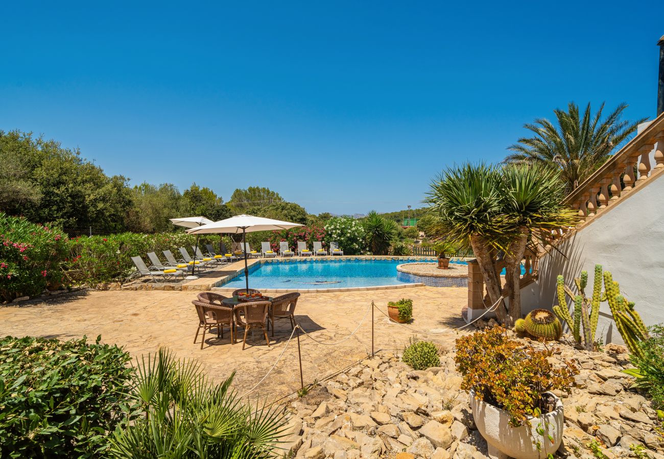 Finca in Alcudia - CAS CARELLO Familien-Finca für 12 Personen in Alcanada