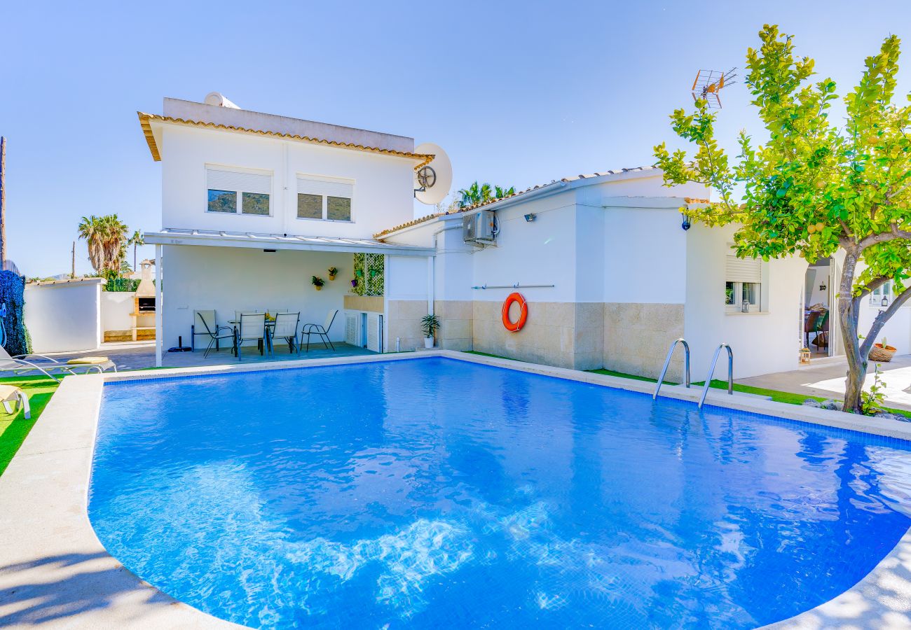 Ferienhaus in Alcudia - Casa BLANCA Alcudia, 500 m vom Strand entfernt, für 8 Personen mit Schwimmbad