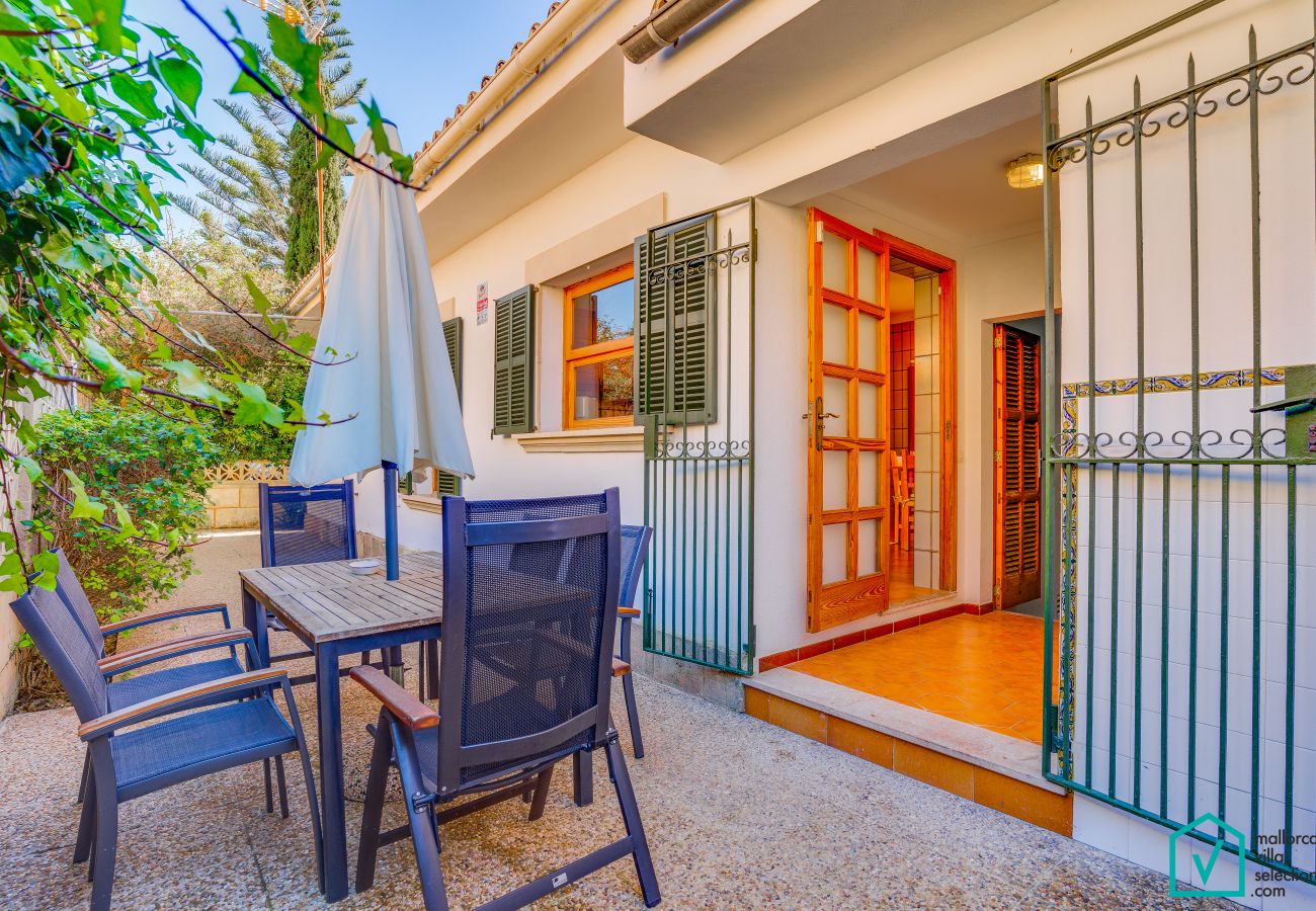 Villa in Platja de Muro - Casa ANECS für 6, 100 m vom Strand von Alcudia entfernt