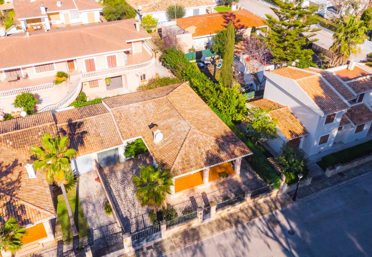 Villa in Platja de Muro - Casa ANECS für 6, 100 m vom Strand von Alcudia entfernt