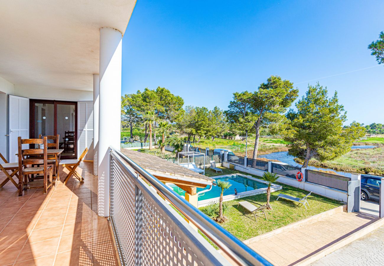 Villa in Alcudia - Villa Ibiza 350m vom Strand, Schwimmbad, Billard und Tischtennis.