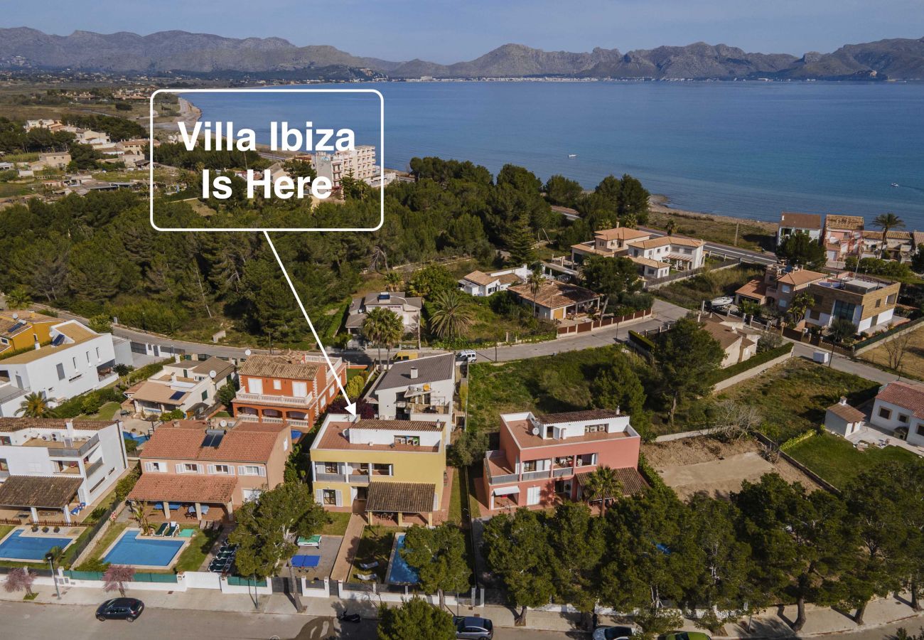 Villa in Alcudia - Villa Ibiza 350m vom Strand, Schwimmbad, Billard und Tischtennis.