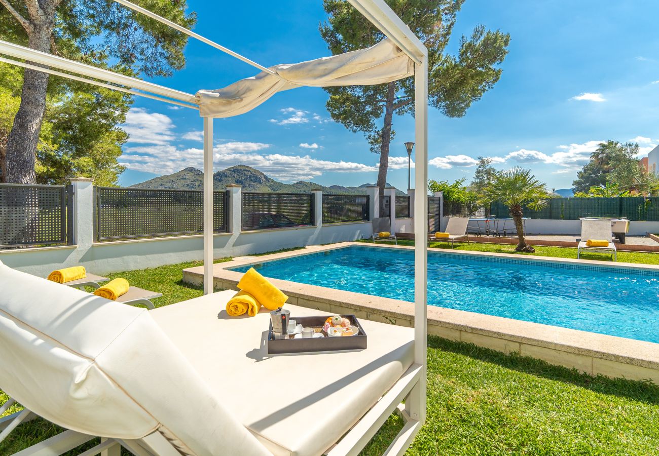 Villa in Alcudia - Villa Ibiza 350m vom Strand, Schwimmbad, Billard und Tischtennis.