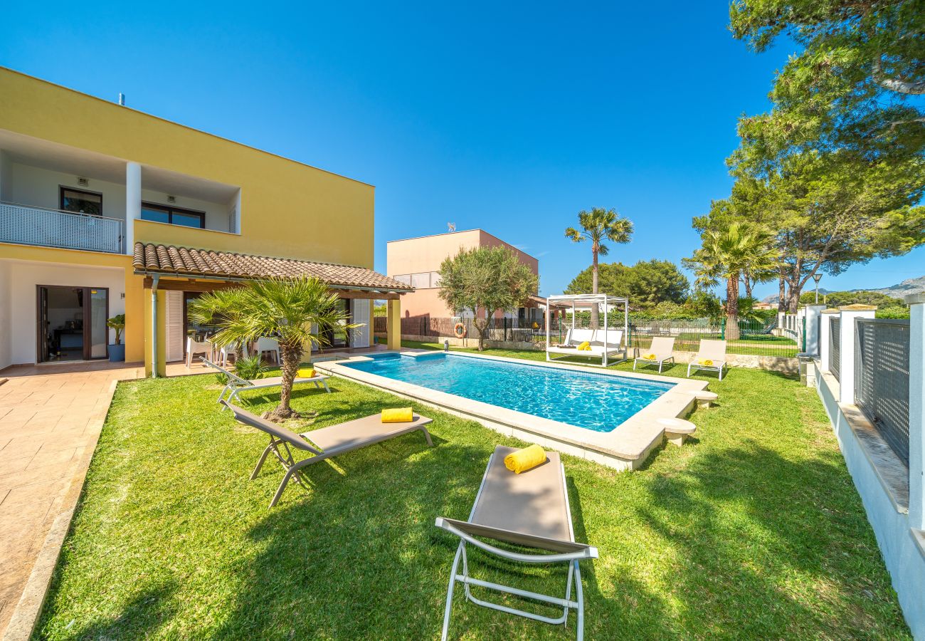 Villa in Alcudia - Villa Ibiza 350m vom Strand, Schwimmbad, Billard und Tischtennis.