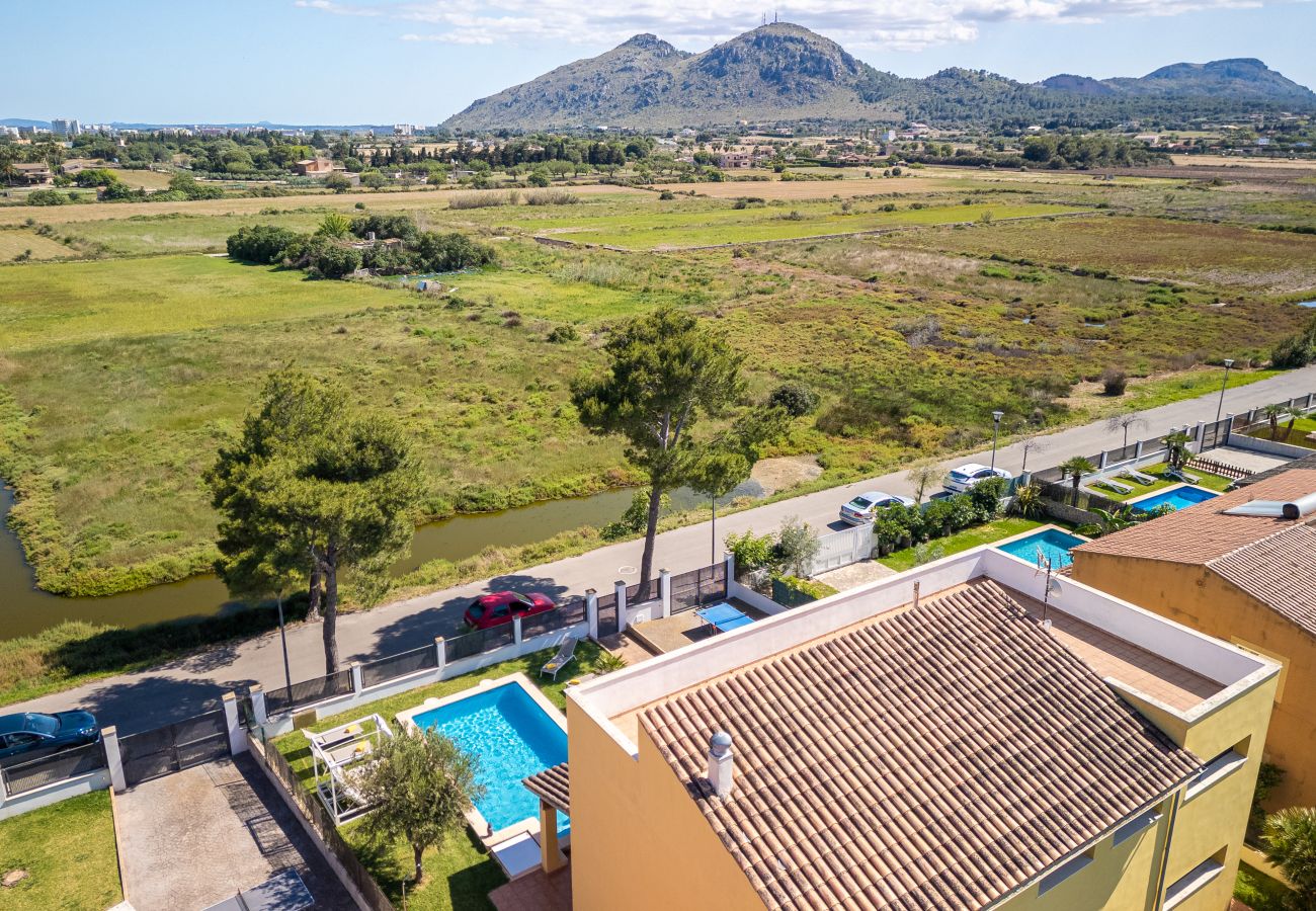 Villa in Alcudia - Villa Ibiza 350m vom Strand, Schwimmbad, Billard und Tischtennis.