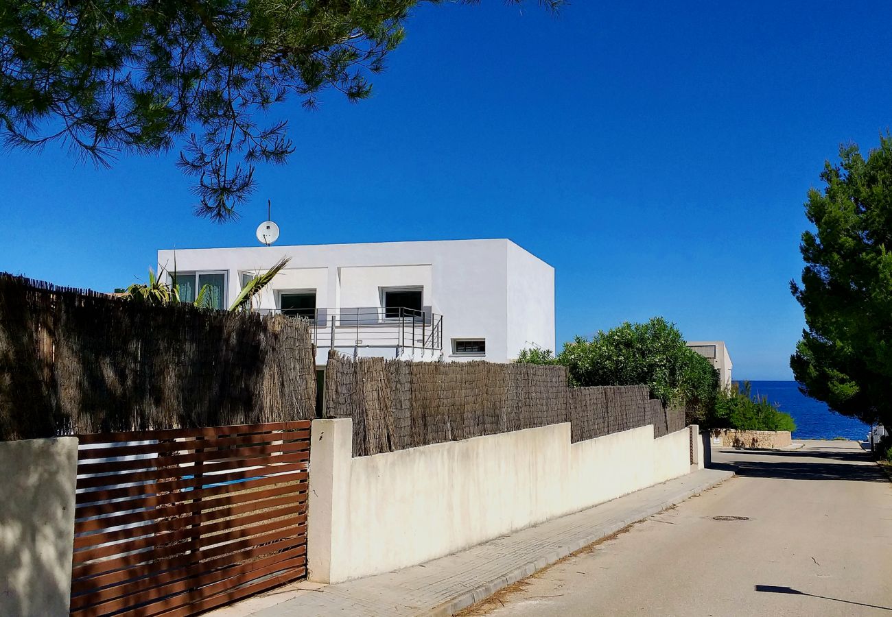 Villa in Arta - MUT Haus für 6 mit Pool 50 m vom Meer entfernt