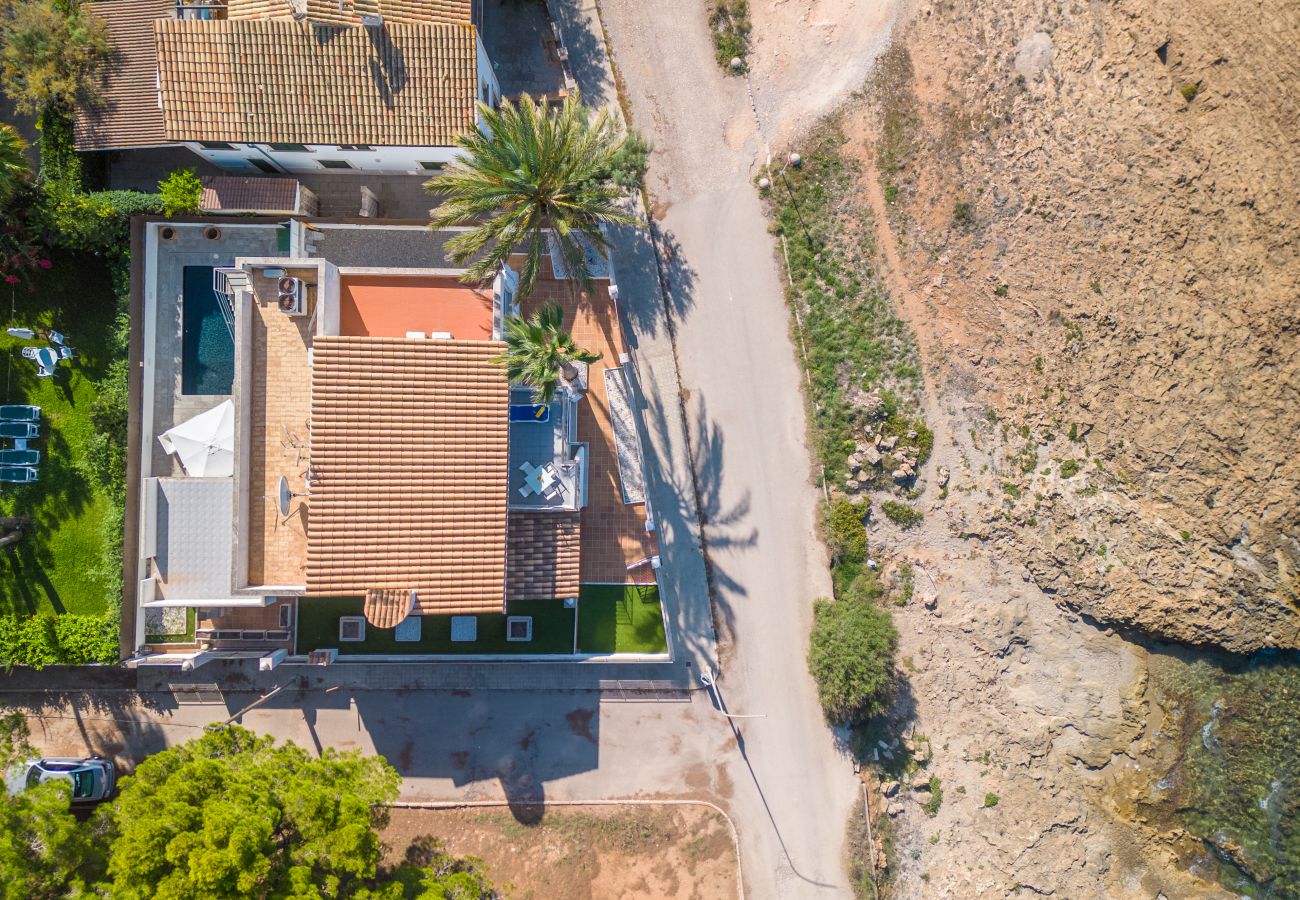 Villa in Alcudia - Miramar Manresa direkt am Meer mit Pool für 8 Personen in Alcudia