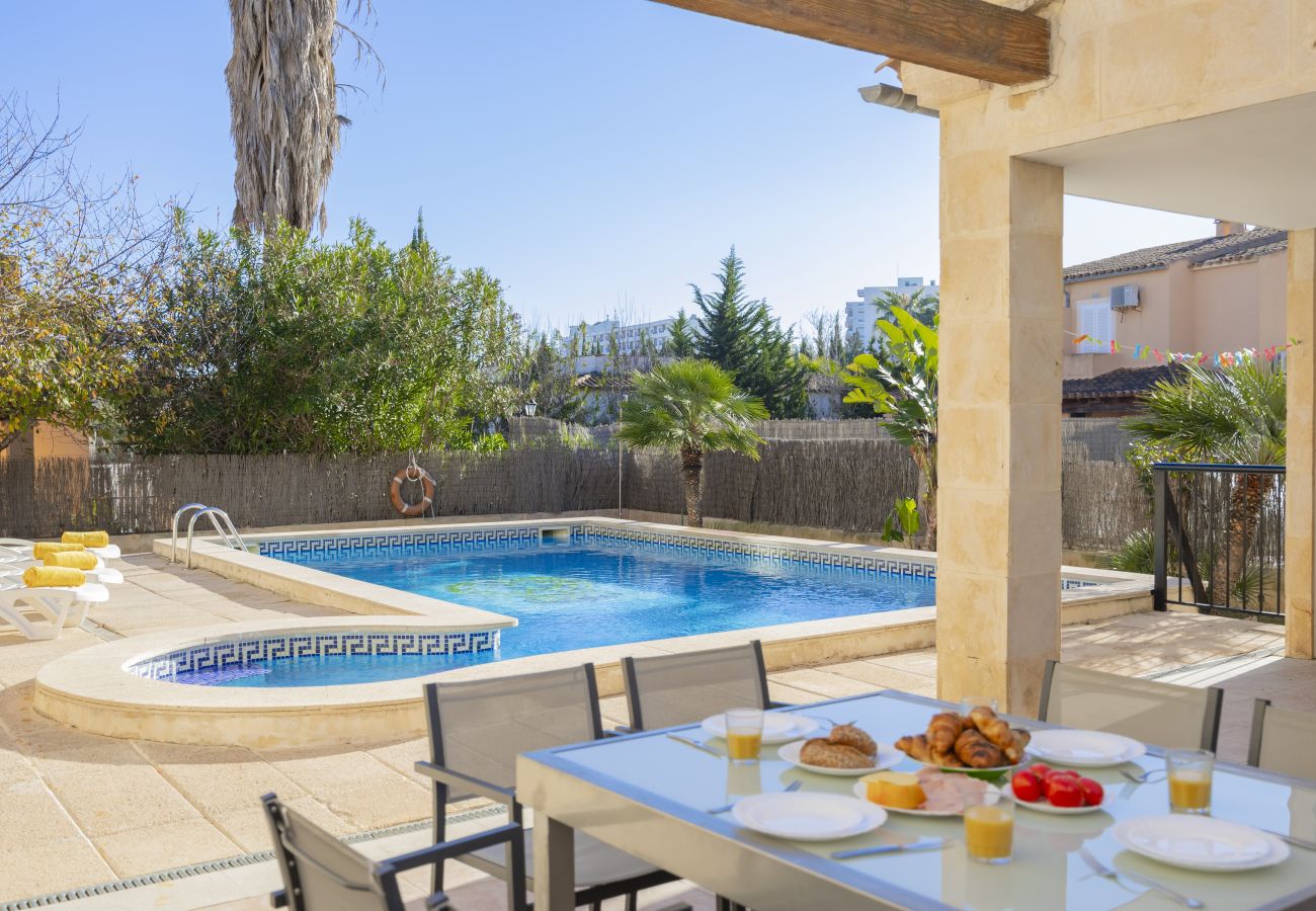 Haus in Alcudia für 8 Personen mit Pool