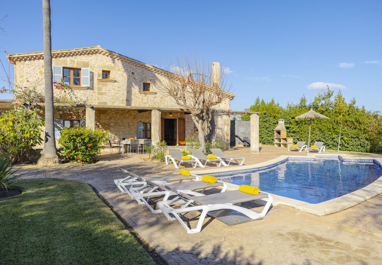 Villa in Alcudia - Finca Can Castell 2 für 8 Personen mit Schwimmbad, Grillplatz, kostenlosem Wi-Fi