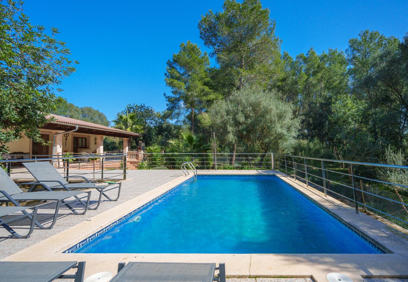 Villa in Sa Pobla - Ferragut Crestatx Finca für 6 Personen mit Schwimmbad