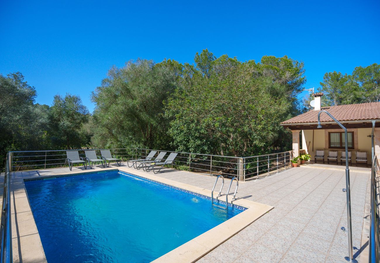 Villa in Sa Pobla - Ferragut Crestatx Finca für 6 Personen mit Schwimmbad