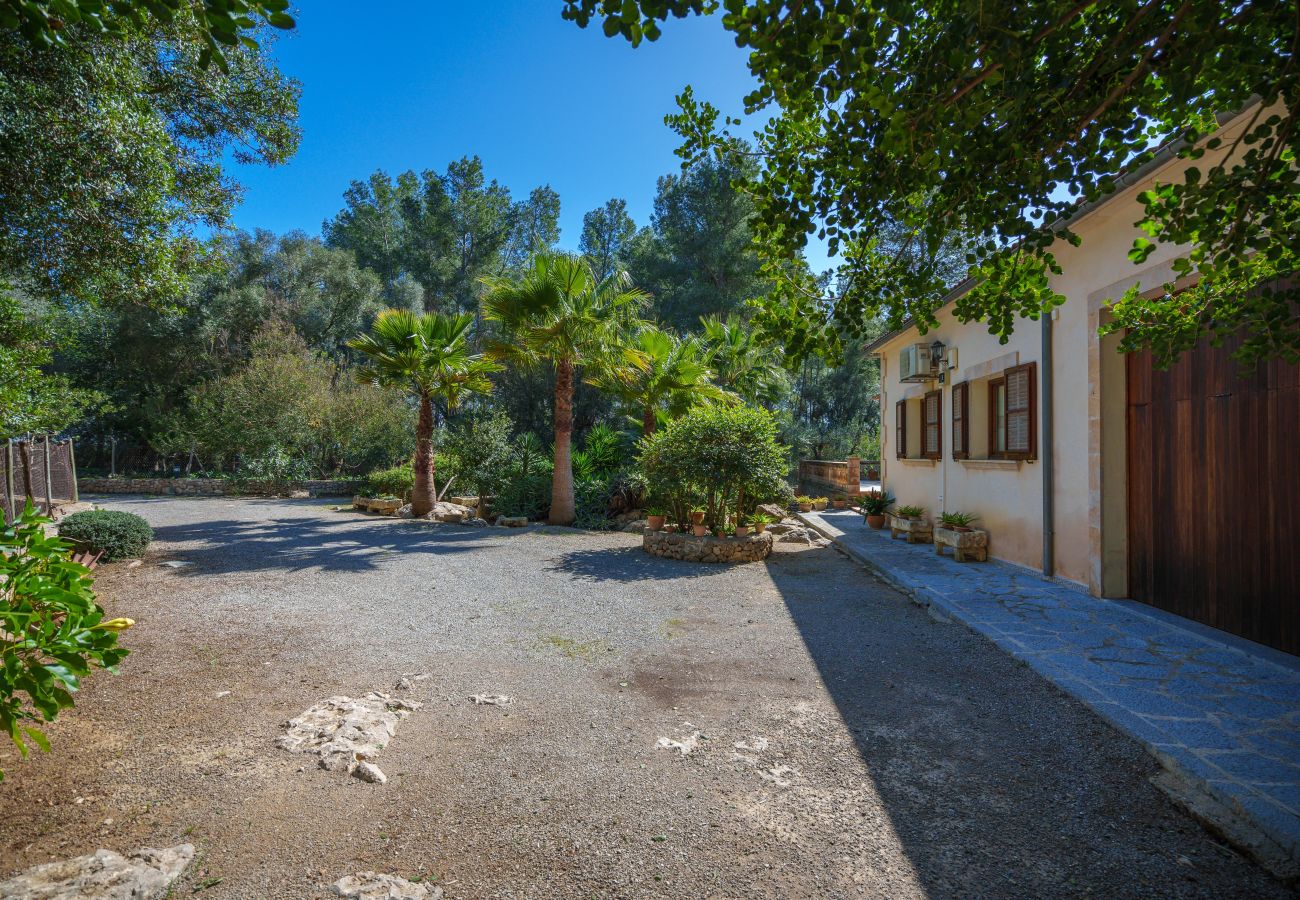 Villa in Sa Pobla - Ferragut Crestatx Finca für 6 Personen mit Schwimmbad