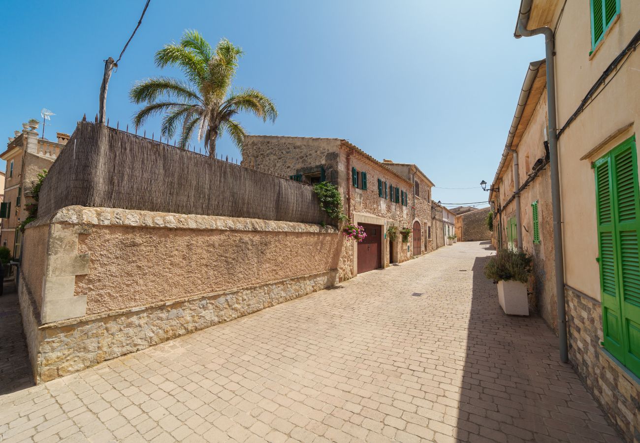 Stadthaus in Ariany - Ca na Sabatera Doppelhaushälfte mit privatem Pool in Ariany