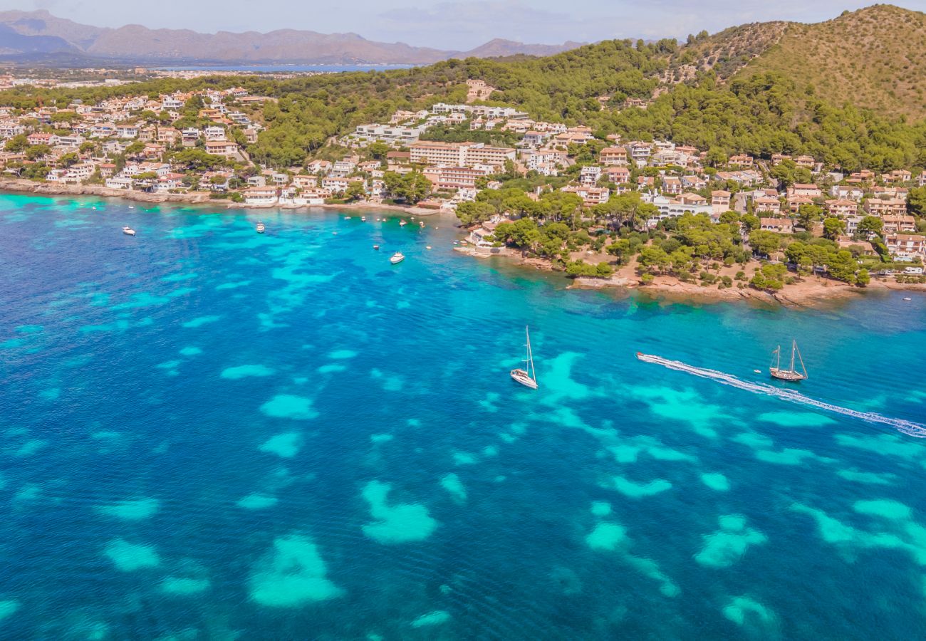 Ferienhaus in Alcudia - Villa Maria Meerblick für 6 Personen mit Schwimmbad in Alcanada