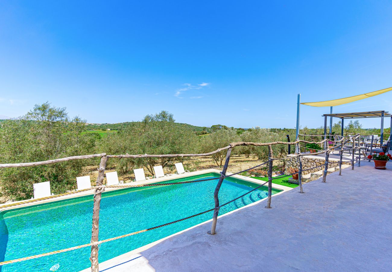 Country house in Sineu - CALUIX Finca for 8, sun and relax in nature in Mallorca