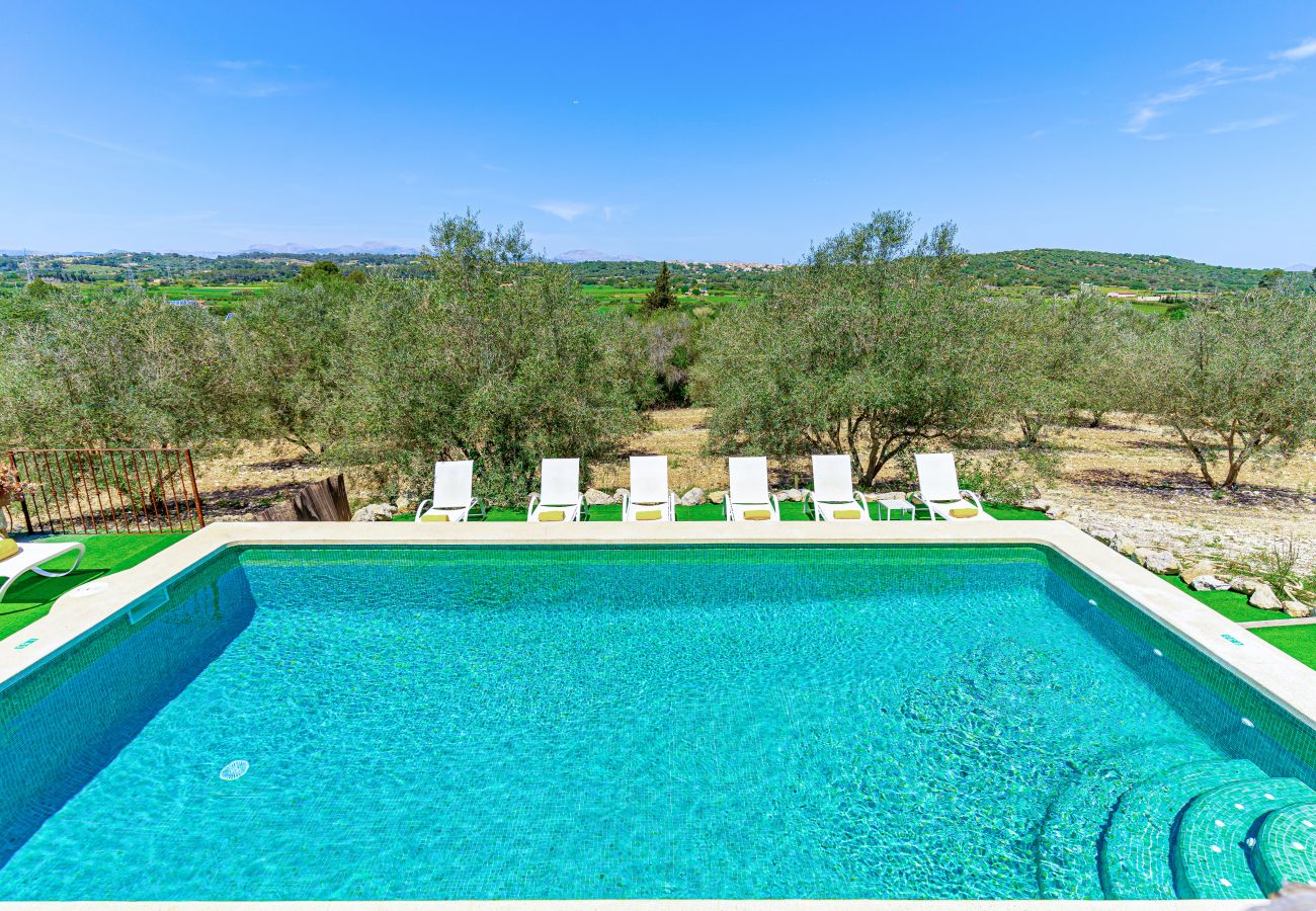 Country house in Sineu - CALUIX Finca for 8, sun and relax in nature in Mallorca