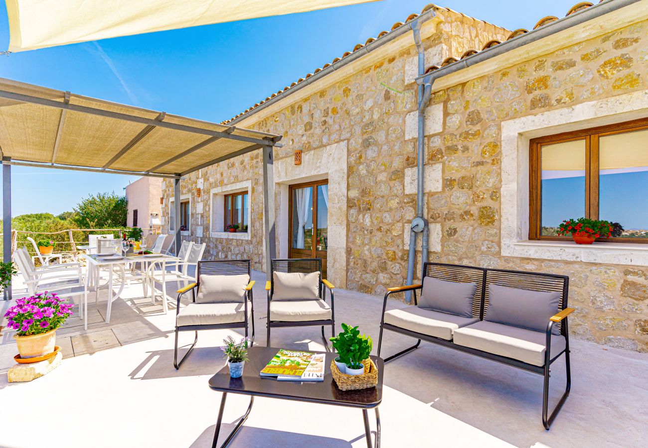 Country house in Sineu - CALUIX Finca for 8, sun and relax in nature in Mallorca