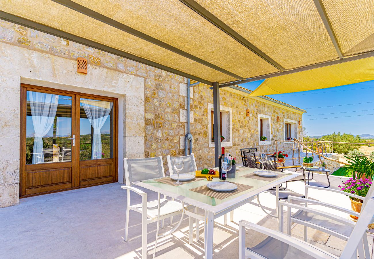 Country house in Sineu - CALUIX Finca for 8, sun and relax in nature in Mallorca