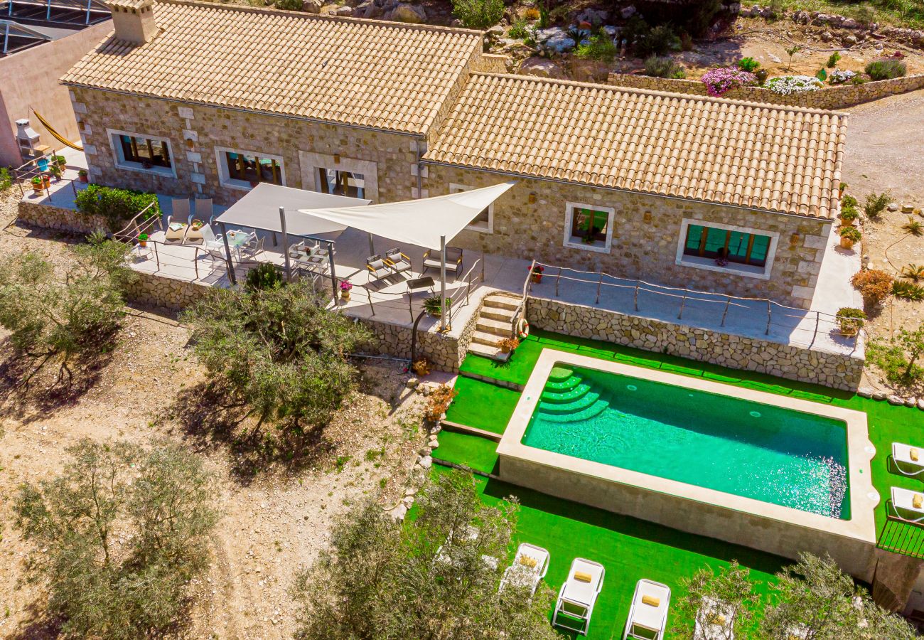 Country house in Sineu - CALUIX Finca for 8, sun and relax in nature in Mallorca