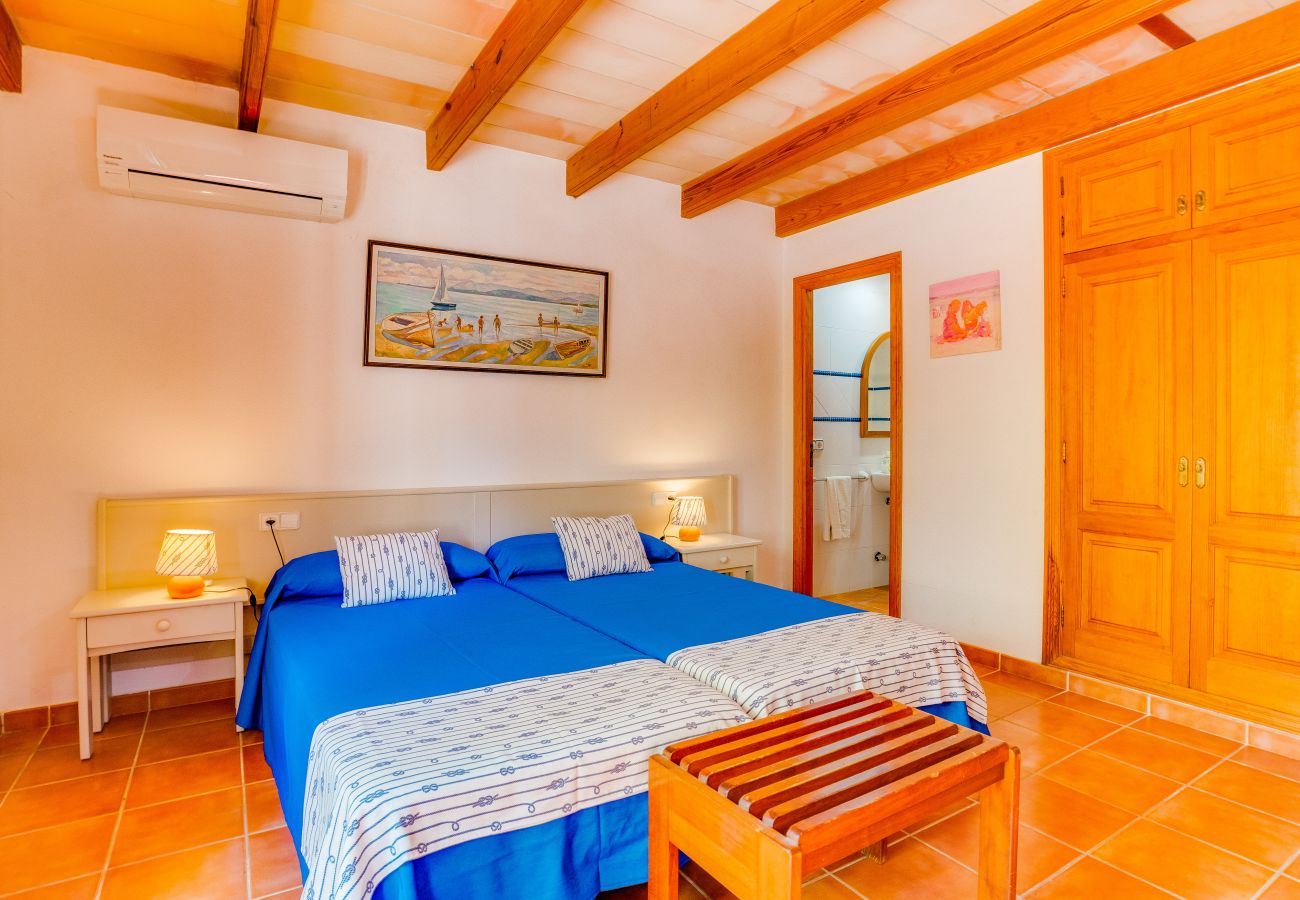 Villa in Alcudia - LORENZO Finca for 9 people in Alcudia. AC and free WiFi