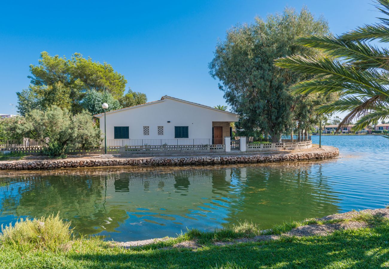 Villa in Alcudia - EL LAGO for 6 people 900m from the beach