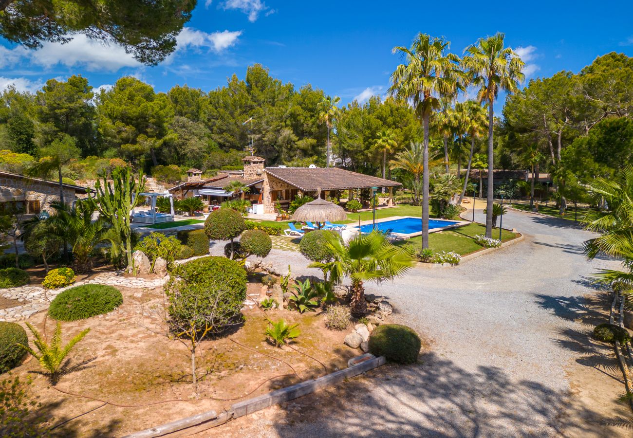 Country house in Alcudia - BON PAS Finca for 6 only 250 meters from the beach