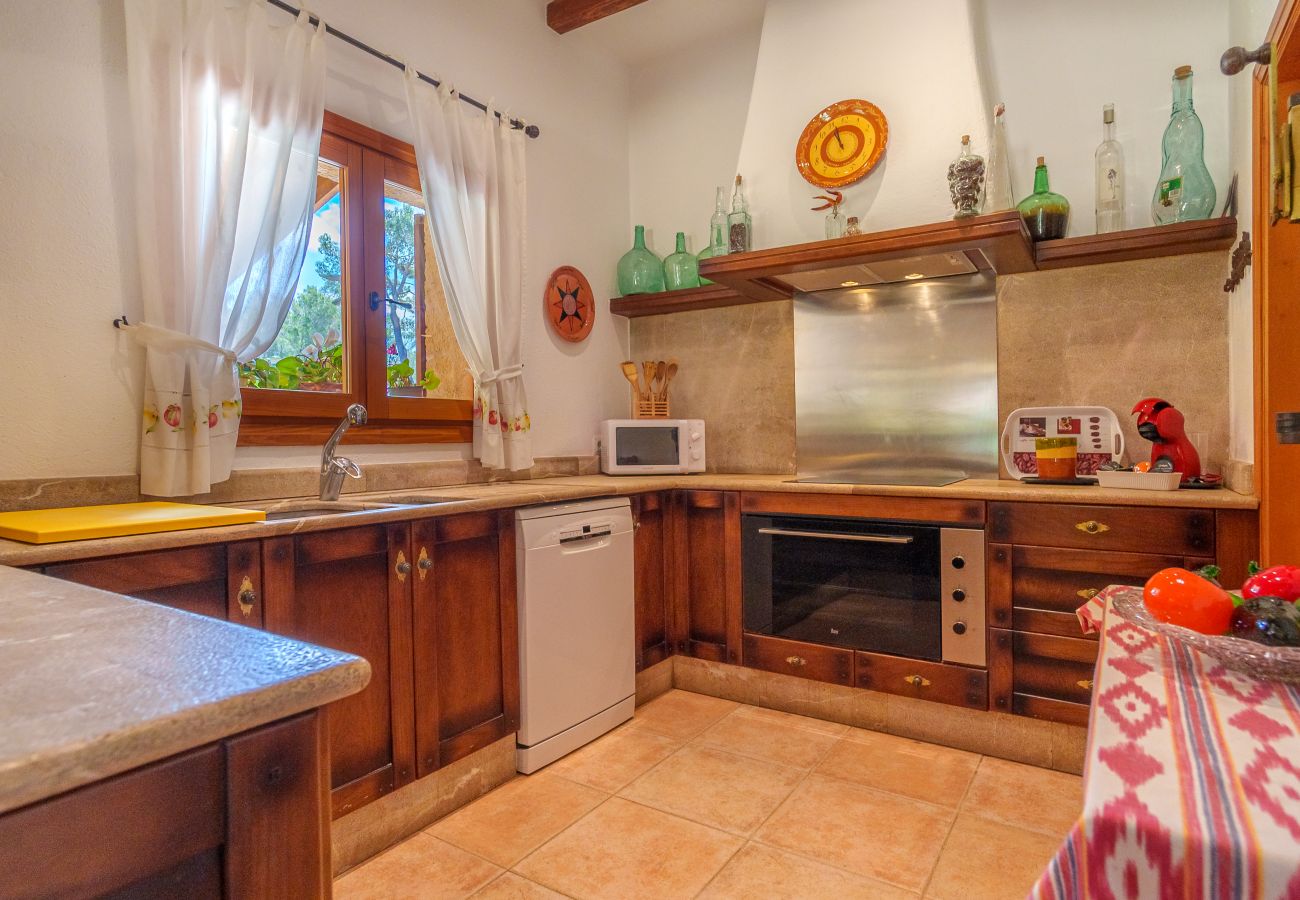 Country house in Alcudia - BON PAS Finca for 6 only 250 meters from the beach