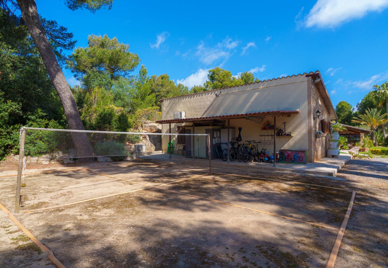 Country house in Alcudia - BON PAS Finca for 6 only 250 meters from the beach