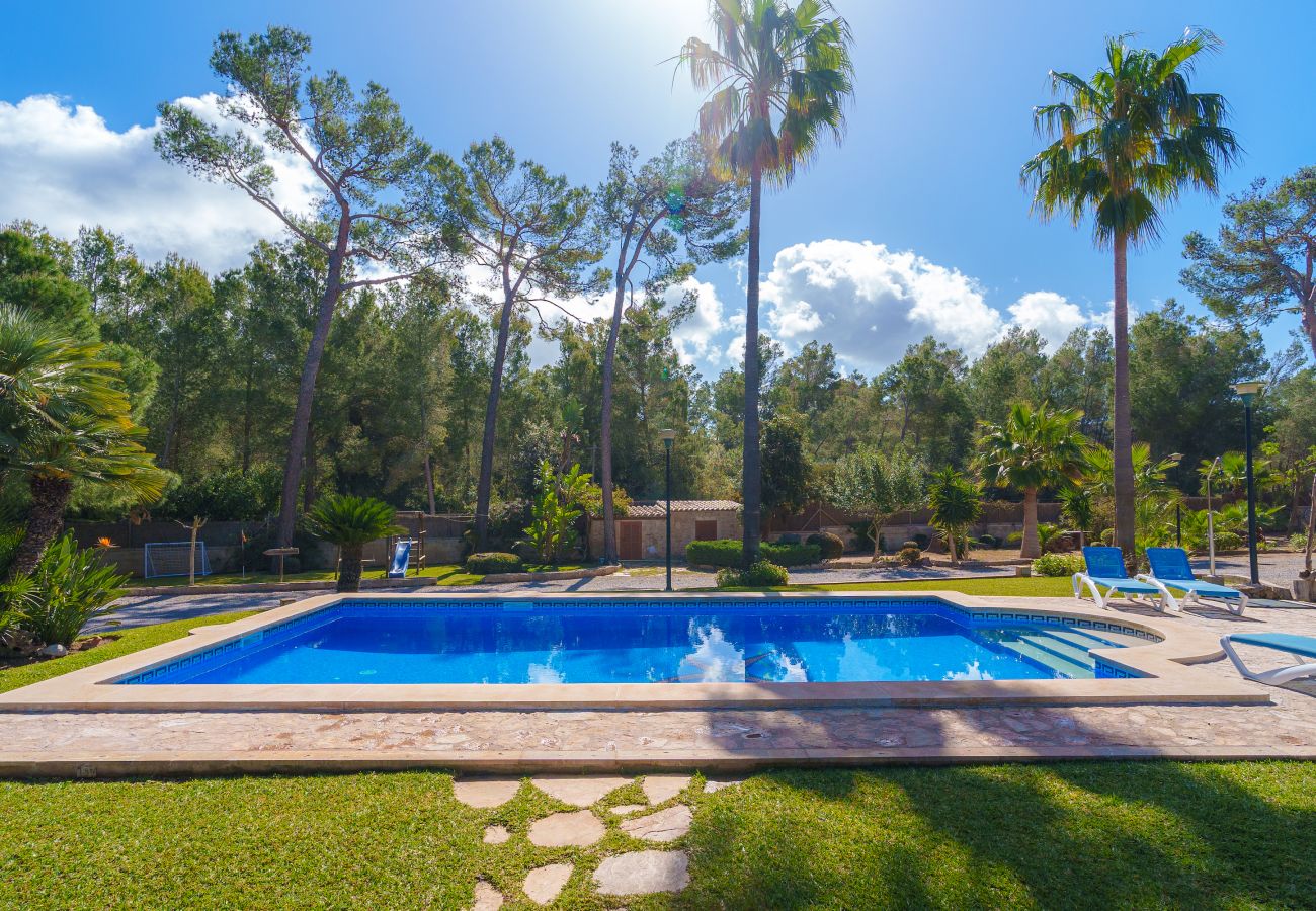 Country house in Alcudia - BON PAS Finca for 6 only 250 meters from the beach