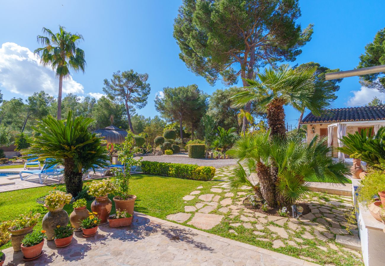 Country house in Alcudia - BON PAS Finca for 6 only 250 meters from the beach