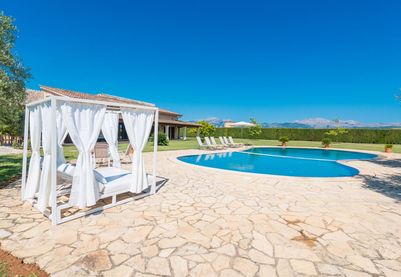 Country house in Sa Pobla - Villa SANT VICENS for 8 with swimming pool surrounded by nature