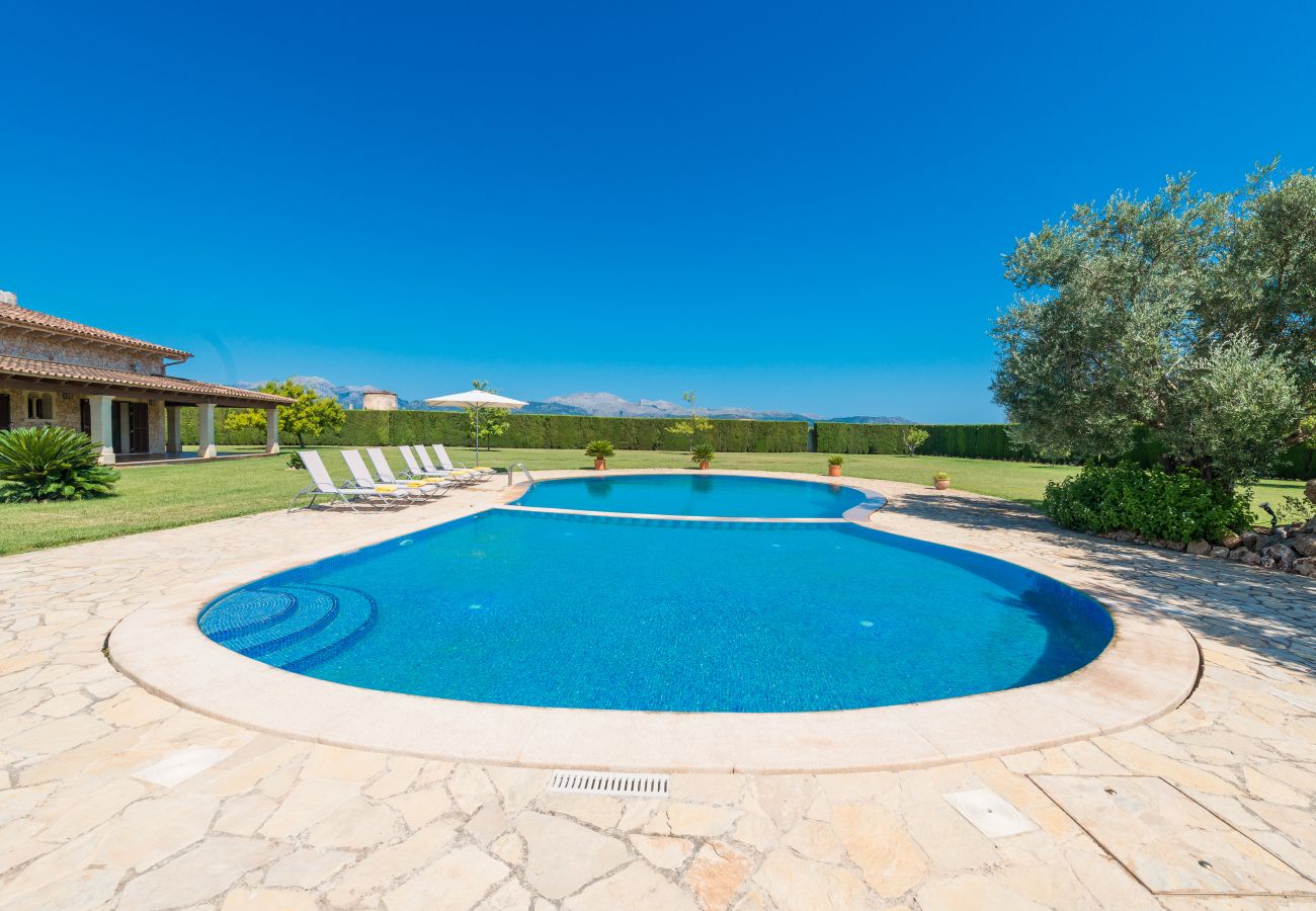 Country house in Sa Pobla - Villa SANT VICENS for 8 with swimming pool surrounded by nature