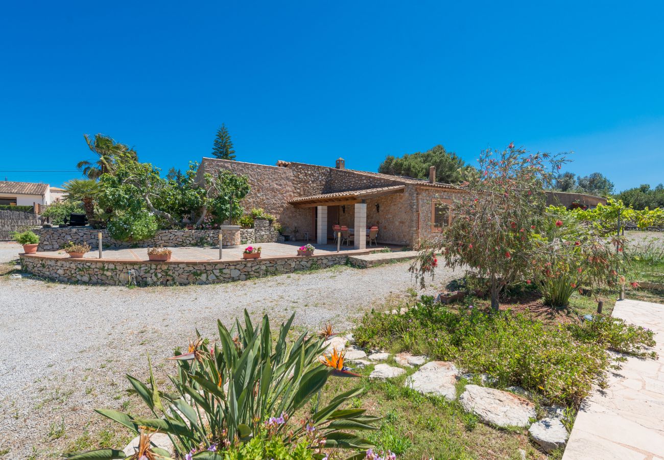 Villa in Cala Bona - GALARDO Finca for 6 to 150m from the beach in Port Verd