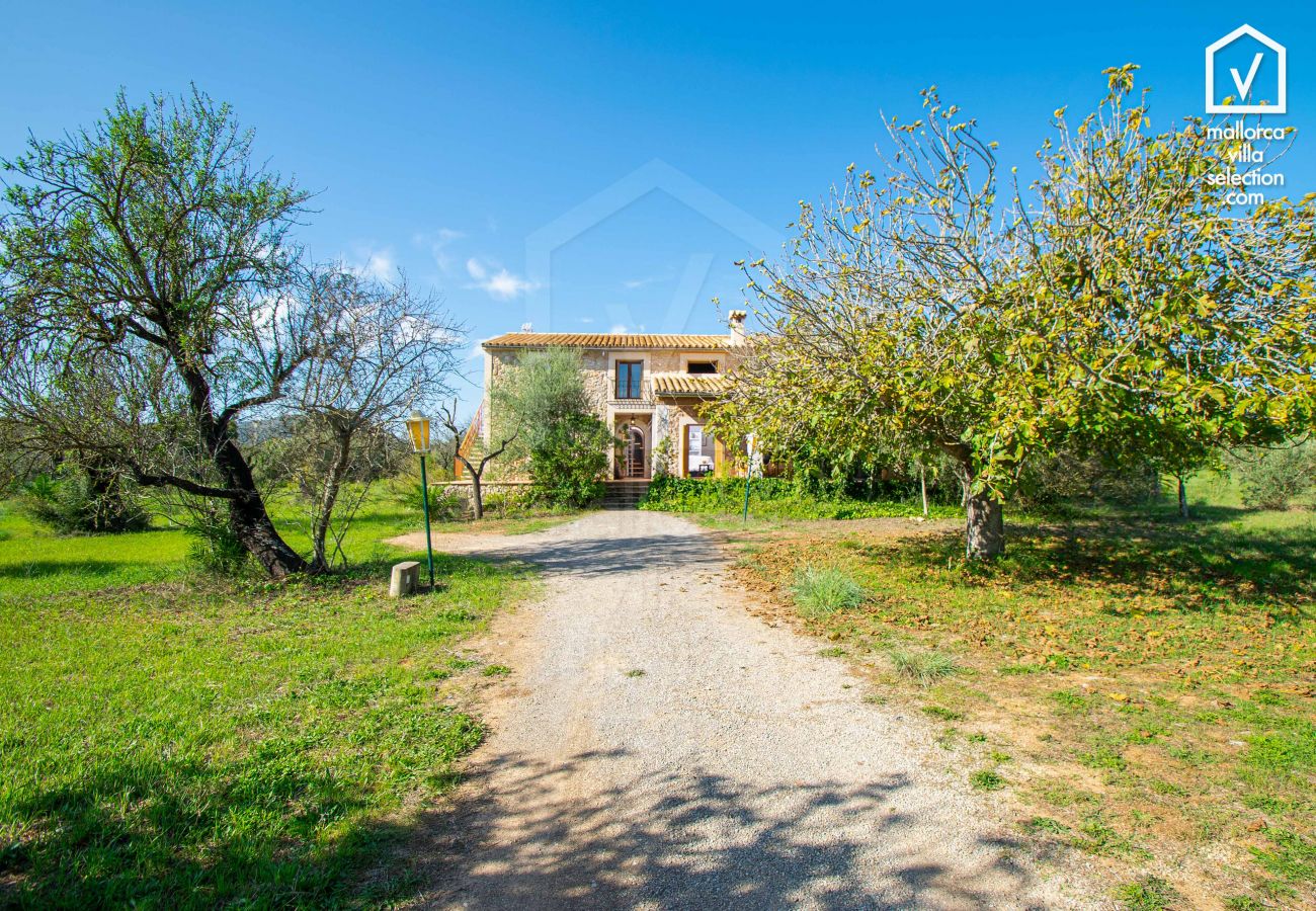 Country house in Buger - Finca SON TRESCO for 11 in Buger with Pool