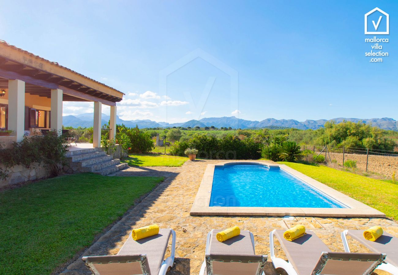 Villa in Alcudia - Finca  ALBUFERETA for 4 with swimming pool and views in Alcudia