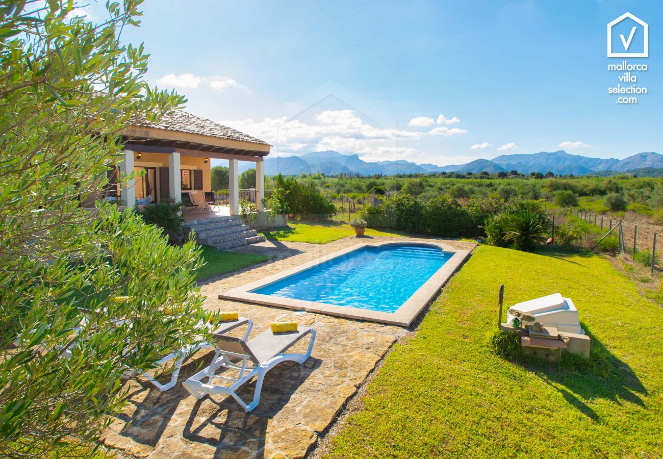 Villa in Alcudia - Finca  ALBUFERETA for 4 with swimming pool and views in Alcudia